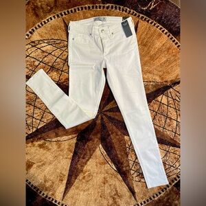 NWT Abercrombie & Fitch The A&F Women’s Super Skinny High Rise White Jeans